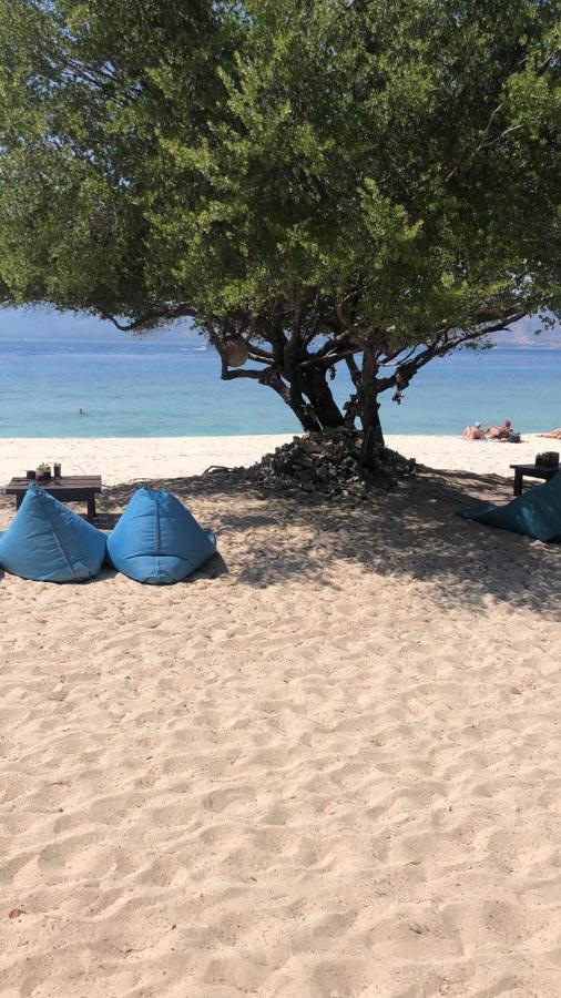 ビル マノ ビーチ バンガローズ ギリ島 エクステリア 写真
